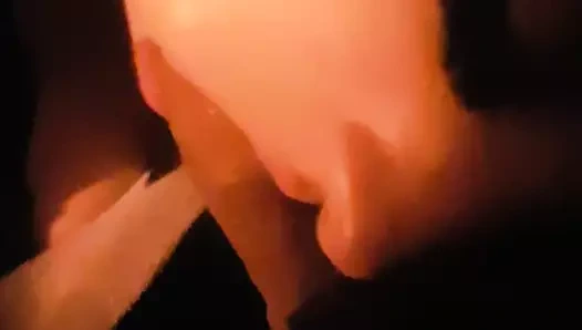 Sıcak kız yaraklı içinde ağız