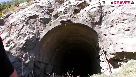 Serseri üvey kız kardeş anal seks yapıyor ve aşırı orgazm oluyor