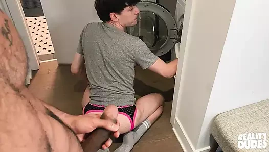 Reality dudes - milo madera ikiz üvey kardeşi Edward Terrant'ı eşek şakası sikiş festivaline dönüştükten sonra sikiyor