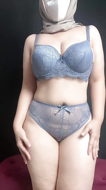 Indonesian hot bikini