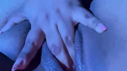 Gece mastürbasyonu squirt'le sonuçlanır