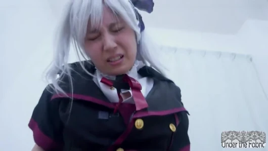 İlk çekim kaosu, utangaç bir cosplayer ezici bir çok partner deneyimine adım atıyor