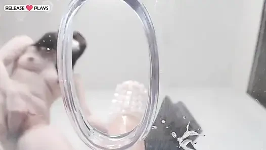 Crystal clear charm ile izin verilemez güzellik şok edici derecede yoğun solo zevk vitrini sunuyor