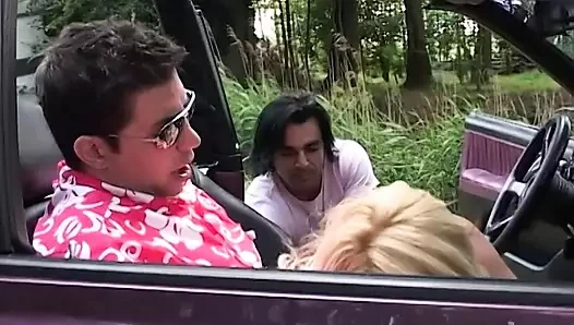 Arabada beklenmedik üçlü grup seks