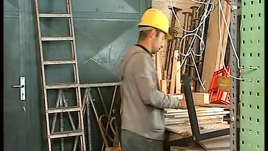 Zenci Alman tanrıça tamirci tarafından sikiliyor