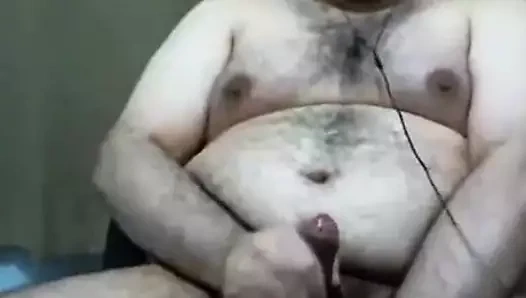 chubby ayı okşayarak