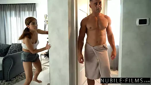 yeni oda arkadaşımla yattım