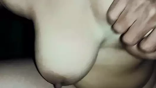 Erkek arkadaşım sert chudai blawjob seks kızı büyük göğüslerini sikiyor