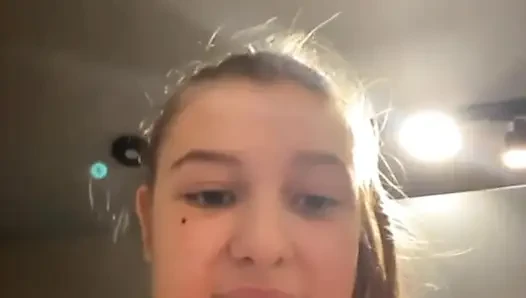 Jucielussie cumming in the gym