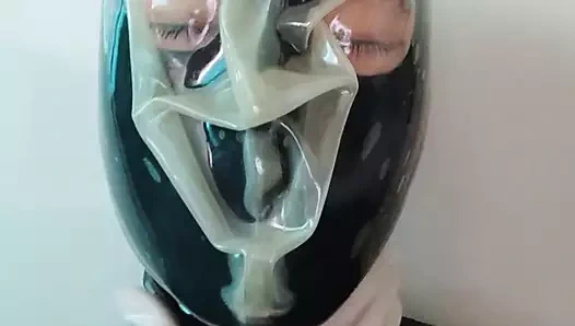 İlk lateks maske nefes oyunum