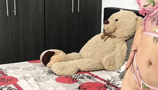 Göğüslerimi gösterene kadar orgazm olana kadar amımı parmaklıyorum.