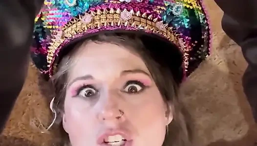 Suzy Wylde'dan daha fazla mısır al!