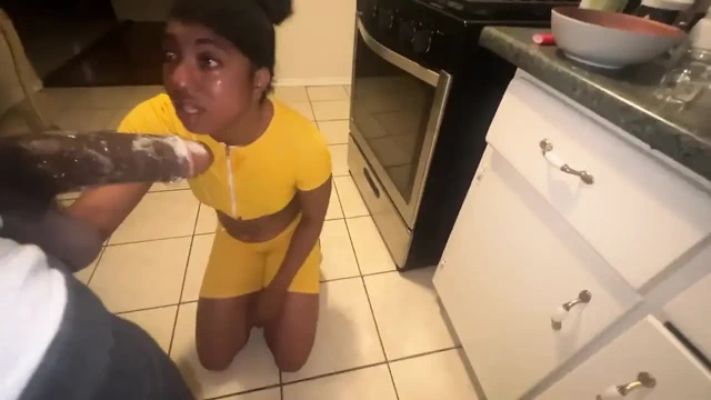 Genç anal herkes Houston pazar günü gırtlağına kadar alıyor