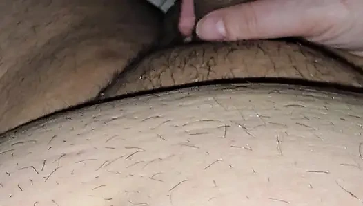 Üvey anne üvey oğluna elle muamele ereksiyonda yarak ağlatıyor