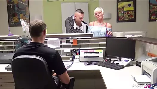 Alman doktor baştan genç ve erkek arkadaş için sikme içinde hastane