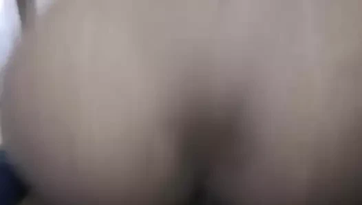 Hintli kız arkadaş sert sikişiyor ve boşalıyor