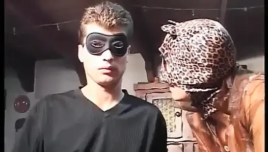 Kedi Sevişdi