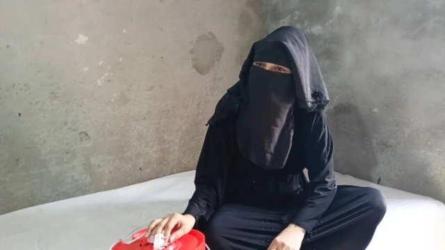 Мусульманских женщин почти не трахнул электрик