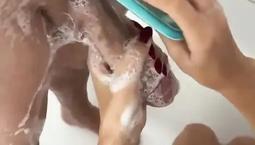 Banyoda yarak tıraşı - boşalmamaya çalış