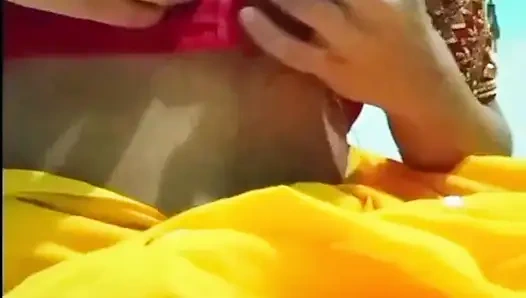 Hintli öğretmenin rol oyunu