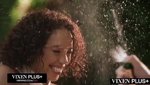 Vixenplus yaramaz aldatan Alexis anal seks yapıyor