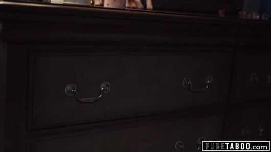 Saf tabu rahip genç 2 ona anal bekaretini ikna eder