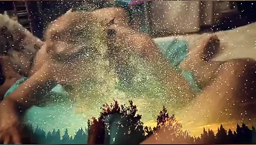 Güzel bir sakso veren yıldızcığının bir klibi