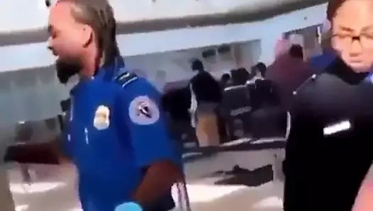 Çantada seks oyuncağı