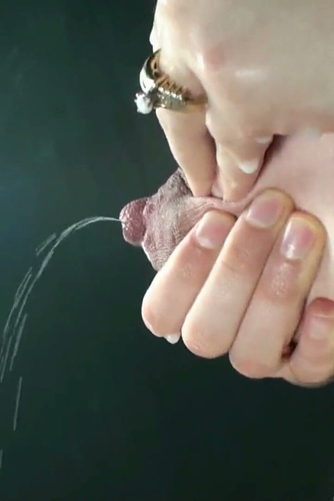 9 aylık hamile Chrystal sikişiyor ve sağıyor