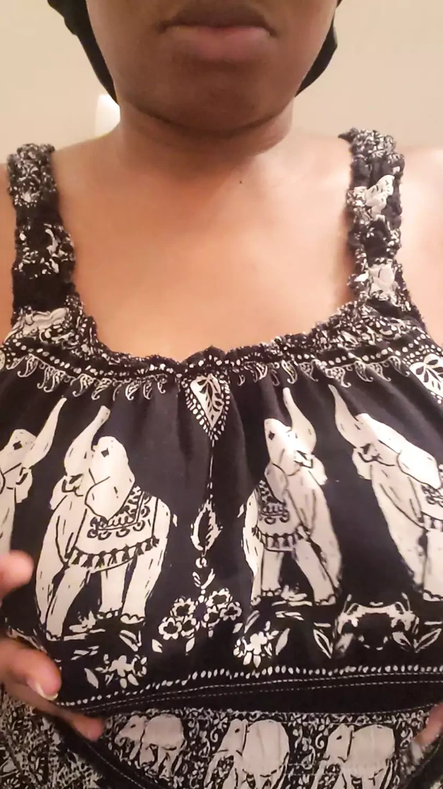 Göğüslerimi em lütfen