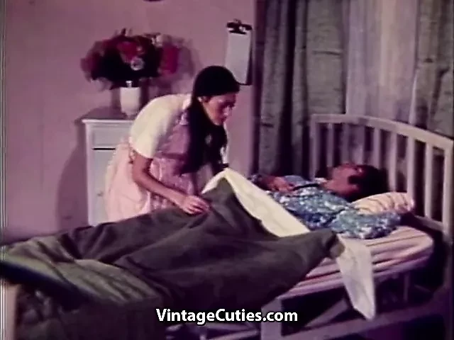 Отличный минет шаловливой медсестры (винтаж 1960-х)