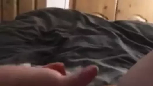 Kendiyle oynayan arkadaşı iphone'una kaydetti