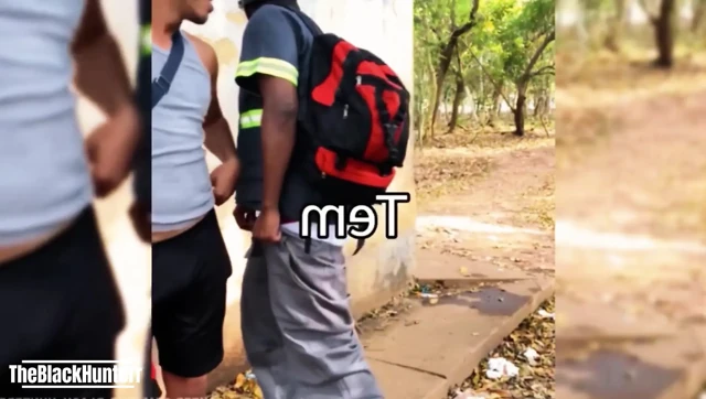 Parkta sikişiyor ve ağzına boşalıyor