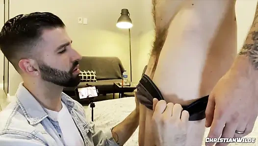 Christianwilde: Nick Charms Christian Wildes'ın ayaklarının her santimini hevesle yalıyor ve tapıyor