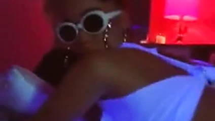 Seksi kız dans ediyor 28.mp4.mp40b