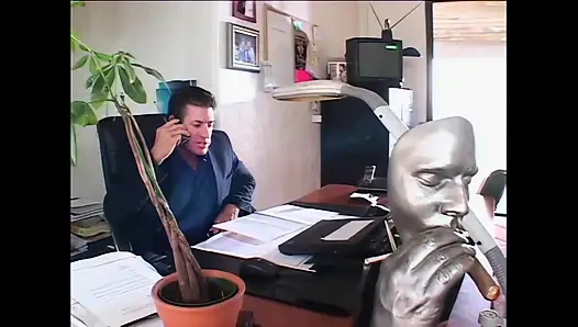 Delilah Stone: Ben Senin Seksi Lateks Polisinim