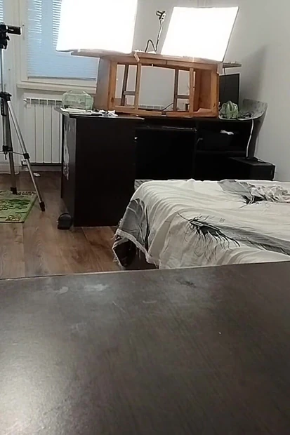 Сексуальная Жена Тренется Дома Голышом. Сексуальная Брюнетка Примеряет Колготки