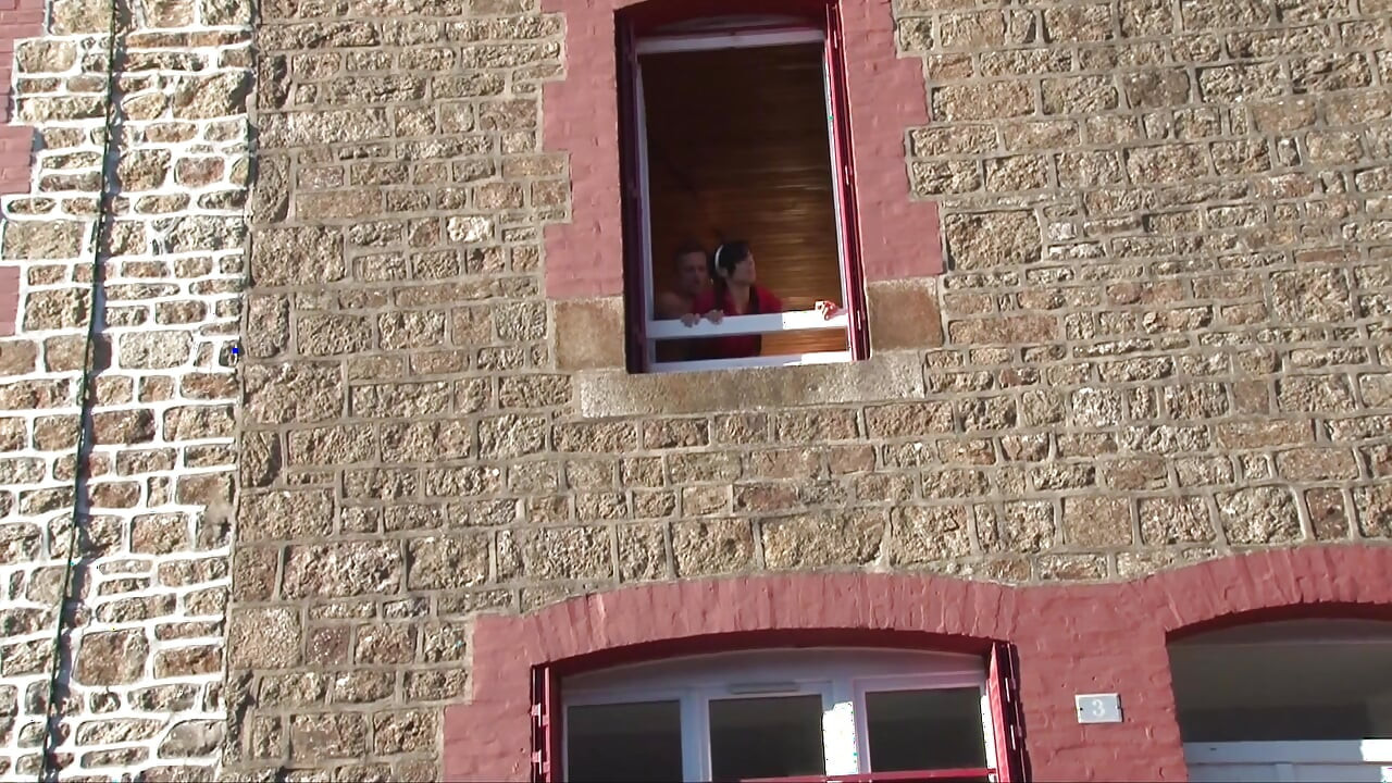 Azgın esmer orta yaşlı seksi kadın için anal sikiş