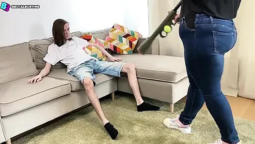 Testis patlaması! Kasık kısmı bizden çok nefret ediyor haha! - Dave Moon - Jennifer - Bbusting (top kırma)