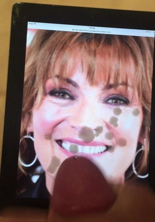 lorraine kelly için cumtribute