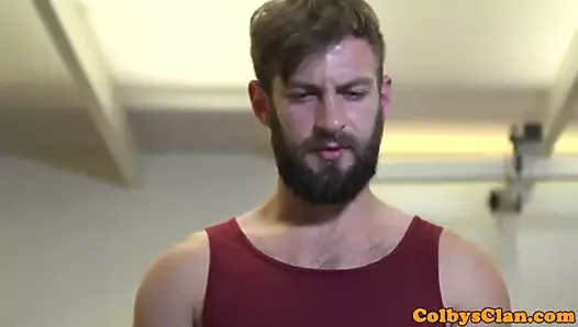 boğazlı spor salonu sporcu assfucked süre mastürbasyon kapalı