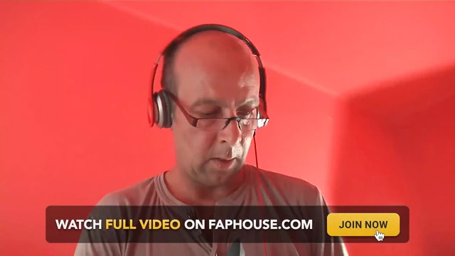 Esmer kızlar oyuncu seçmelerinde sikiliyor ve amcık yalıyor