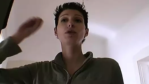 İnce Alman bebek hoşlanır Mastürbasyon ve emme bir sert horoz