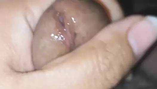 Önce yavaşça ve nazikçe, sonra beni sert sikti ve elimi dölüyle doldurdu