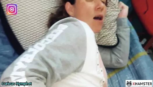 Meraklı tanrıça, beyaz çoraplı hamile milf, footjob, büyük klitoris, kedi, büyük göt, göt deliği yakın çekim, oral seks verir