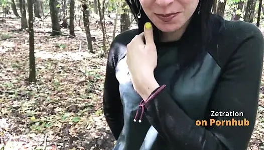 Ormanda ilk kez seks yapıyorum!