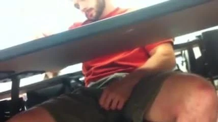 Düz sınıfta ereksiyon var