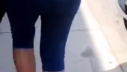 Madura culona de surco2