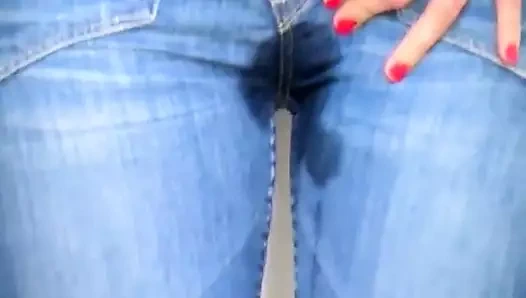 Hot Blond Wets Her Tight Jeans