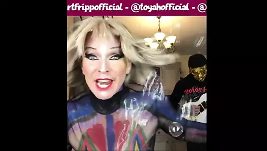 Toyah willcox - vücut boyası meme uçları